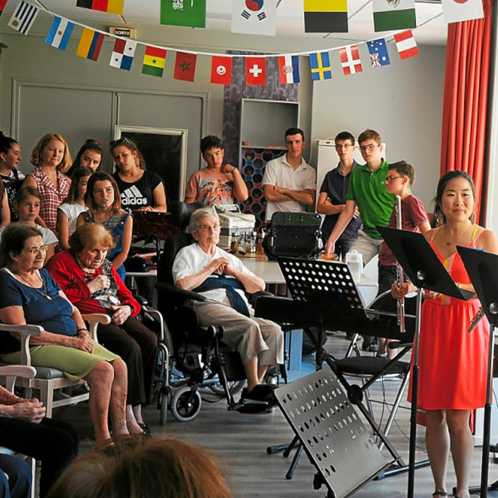 centre pour personnes âgées activité de musique générosité