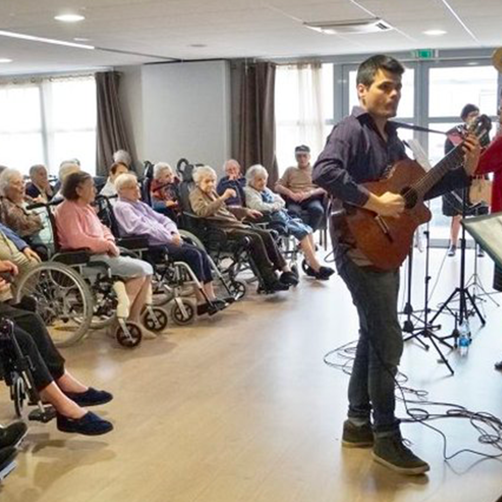 centre pour personnes âgées musique événement 