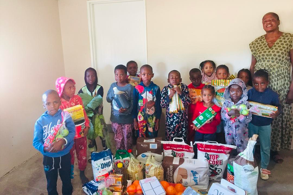Orphelinat Namibie Afrique enfants colis de nourriture